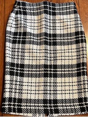 Talbots • NWT • Women’s 4 • Classic Black & White Plaid • Pencil Skirt